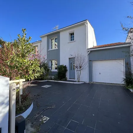 Maison Familiale Avec Piscine Chauffee, Proche Commerces Et - Fr-1-485-146 Les Sables-dʼOlonne