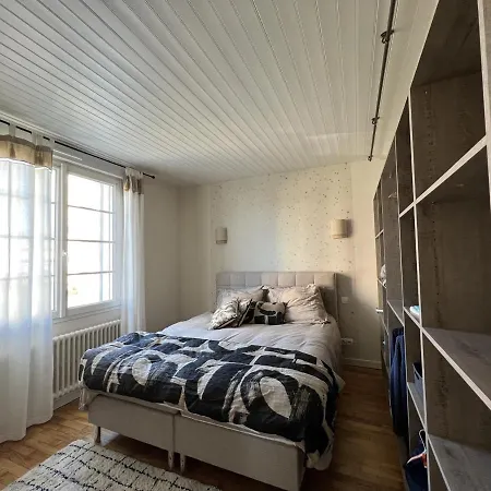 Maison Familiale Avec Piscine Chauffee, Proche Commerces Et - Fr-1-485-146 *